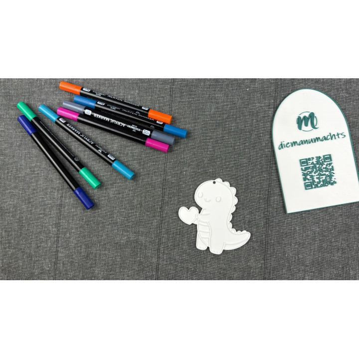 süßer Dino mit Herz links und Aufhängung