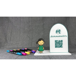 Volksschulkind mit langen Haaren