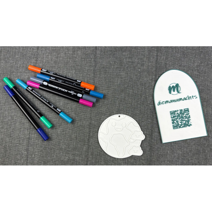  Planet Erde mit Wolken mit Aufhängung