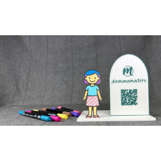 Erwachsene mit langen Haaren und Rock